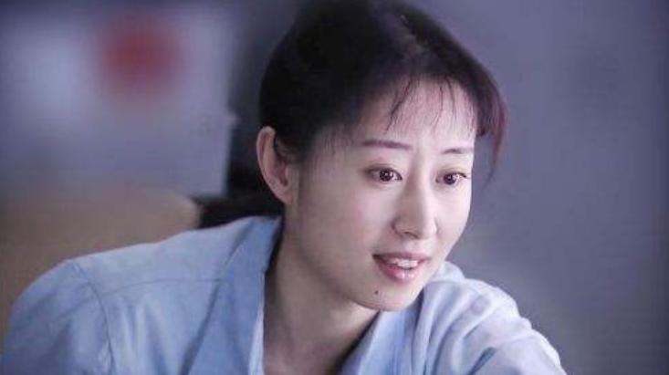 她被称小巩俐，30岁嫁豪门日子却不好过，37岁离婚反活得光芒万丈