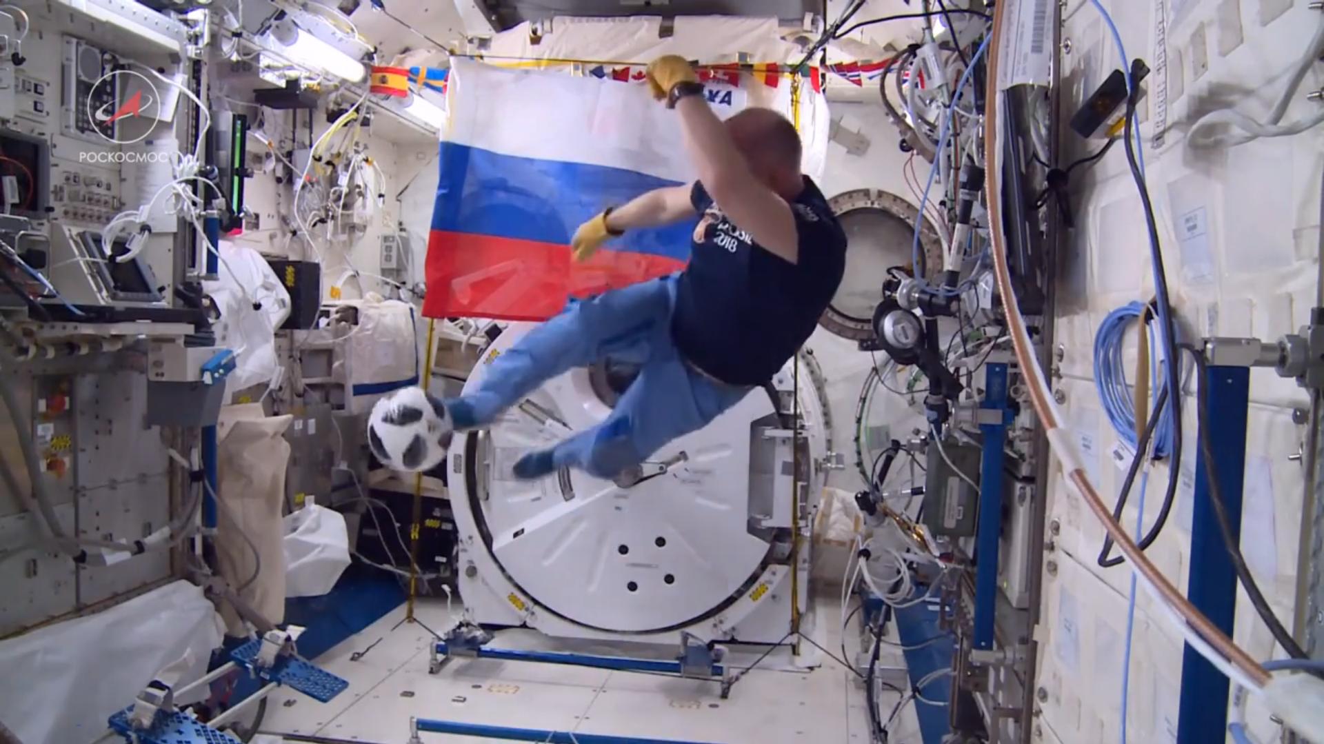 国际空间站中国国旗,国际空间站在太空对接