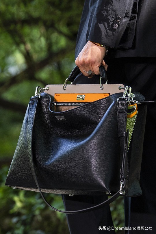 2022新款时尚真皮包fendi,fendi包2024