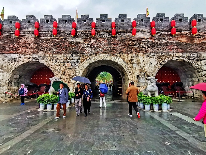 雨中漫步骑楼老街,桂林正阳街旅游攻略
