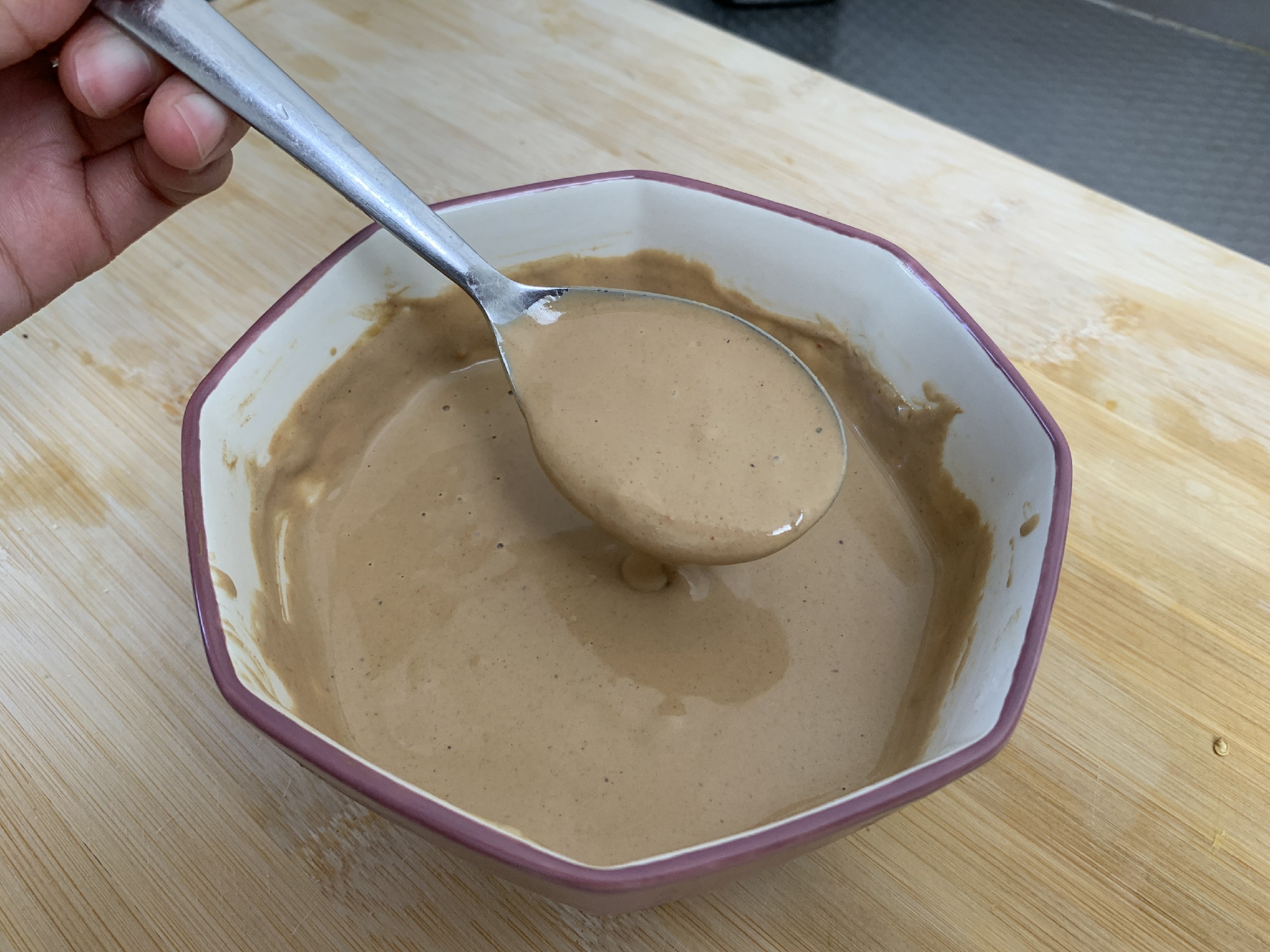 调芝麻酱好吃的做法,调芝麻酱用色拉油