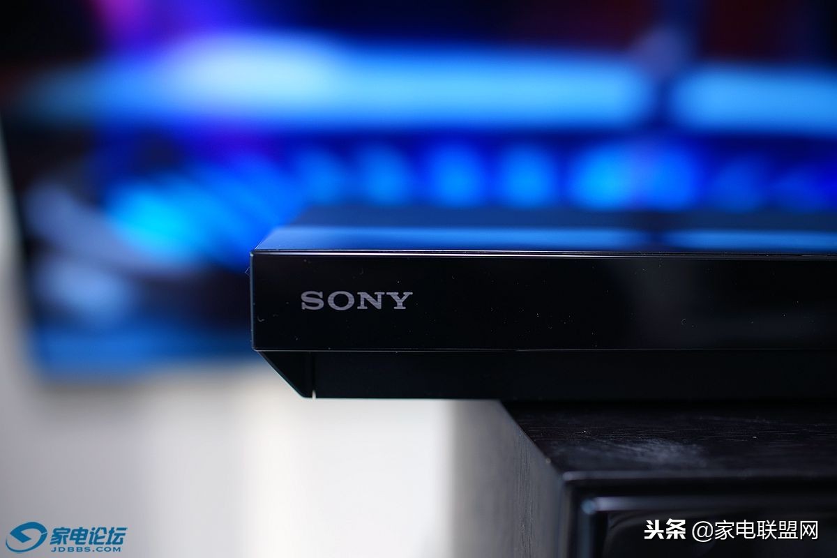 索尼蓝光ax700与x800m2哪个好 (索尼4k蓝光x700)