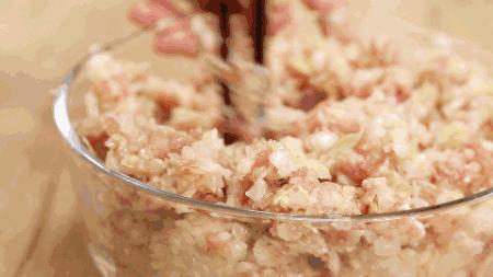 饺子馅不能加什么调料,饺子馅到底放不放葱姜