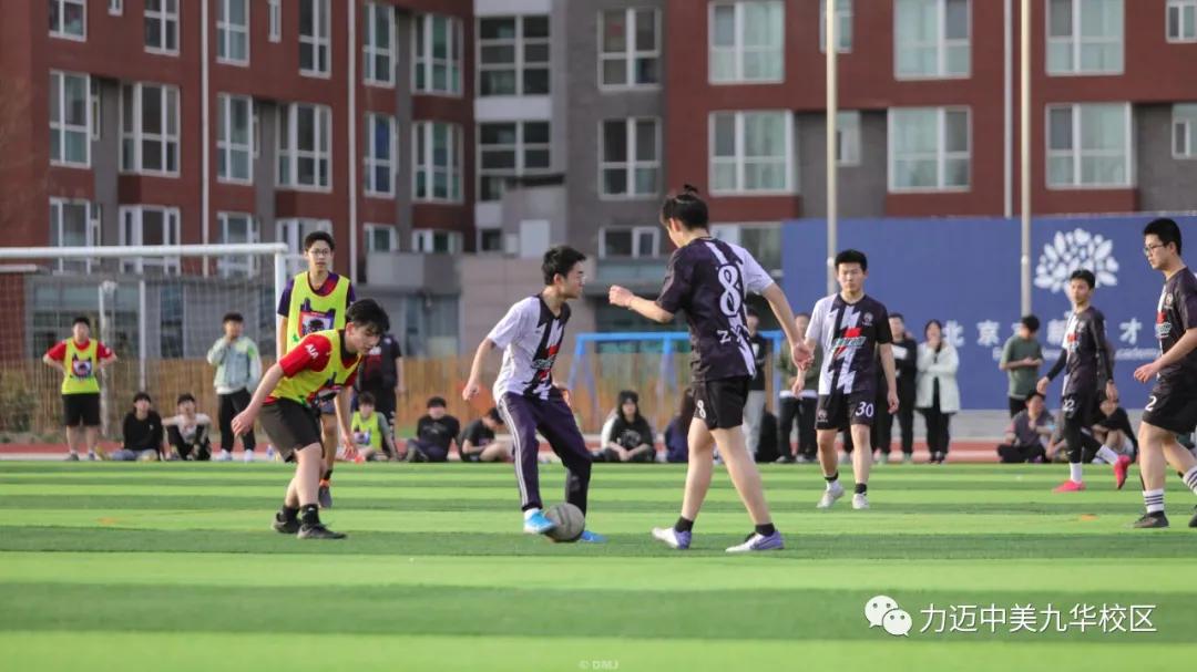 绿茵梦想骄阳下的热血足球赛上演,青春飞扬激情篮球赛