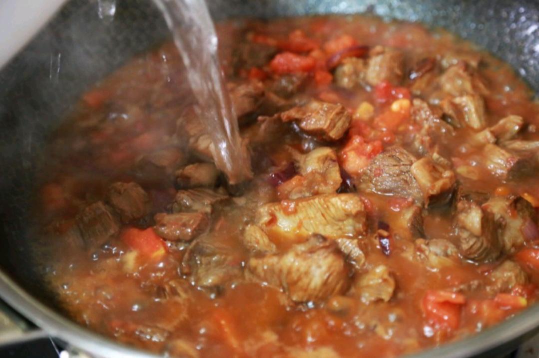 天冷了吃点啥番茄土豆炖牛肉,土豆炖牛肉西红柿的做法儿童