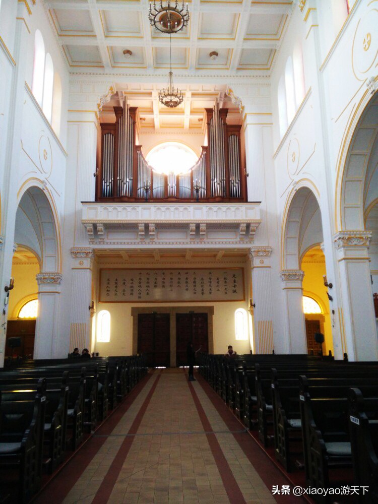 青岛百年德式建筑天主教堂,青岛最有名的天主教堂是哪个地方