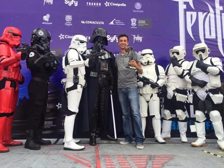 刘嘉玲穿运动鞋,54岁的刘嘉玲穿运动装登山