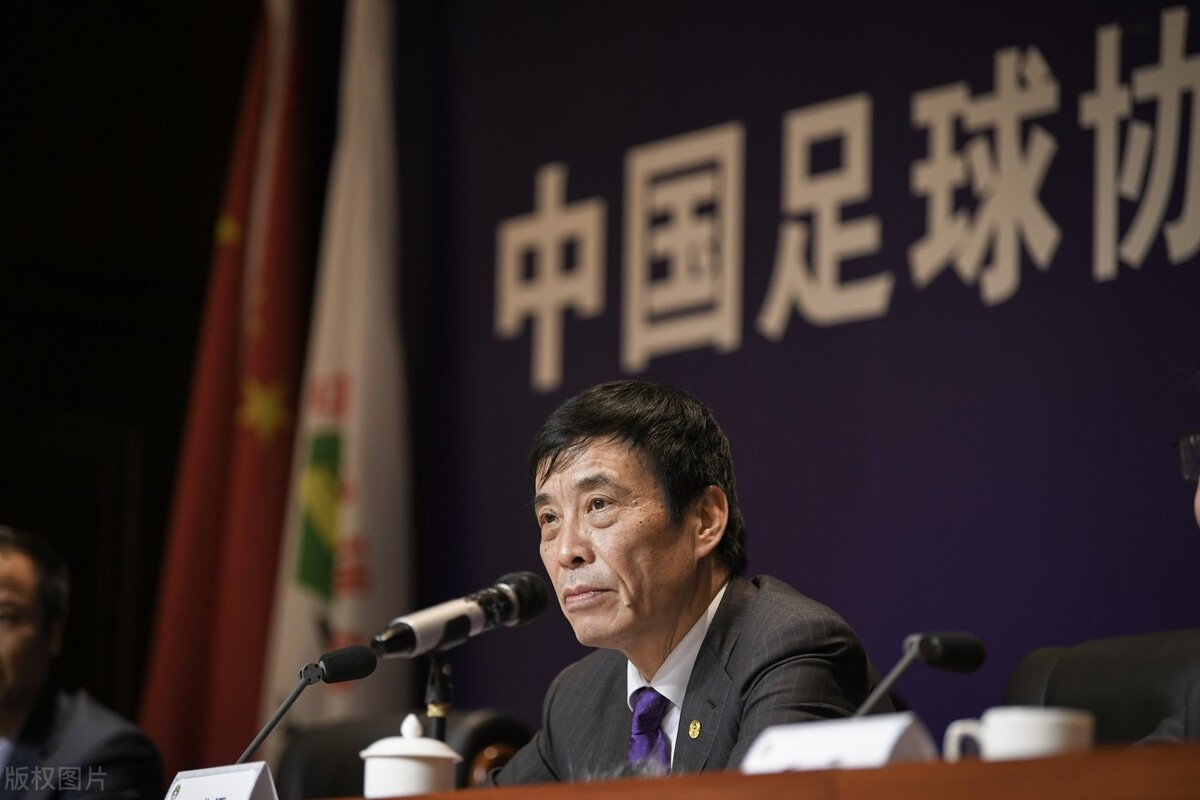 陈戌源麻烦了！曝足协1争议政策再酿*案惨**，中国足球迎来至暗时刻