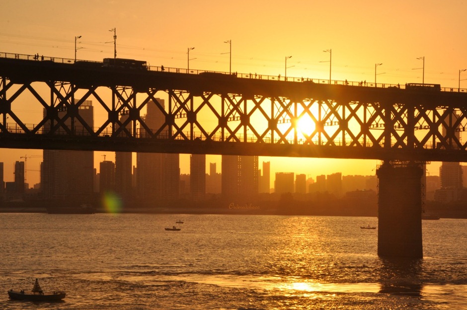 一分钟看懂武汉的诗句,介绍武汉这座城市的短文