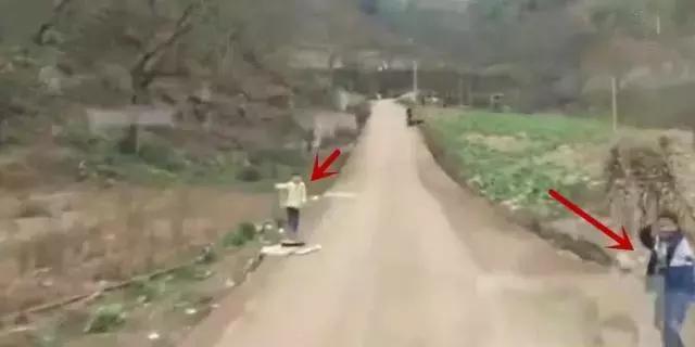 12岁男孩独自为亡父开销户证明,15岁少年为父亲开死亡证明