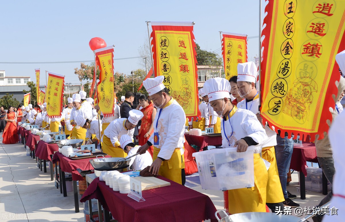 街头小吃超大型的鸡蛋卷你见过吗,全网最接地气的小吃