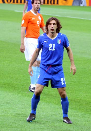 战衣欧美风,历年欧洲杯比赛球衣有哪些