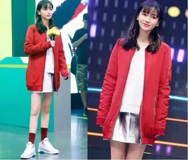 羊毛短靴穿搭,杨颖黑色长筒袜马丁靴