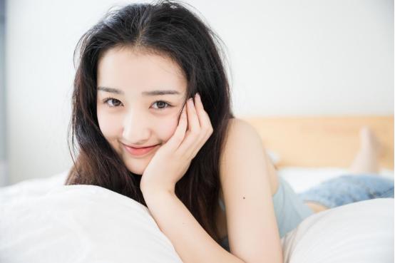 能掐出水的脸蛋,水蜜桃女孩怎么捏