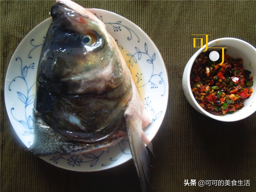 紫蒜辣酱蒸鱼头做法,剁椒蒸鱼头的辣酱