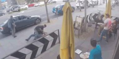 每日爆笑GIF图：好好干，等公司上市了给你股票期权