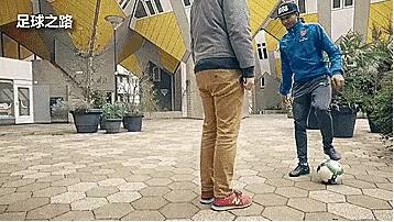 足球花式教学彩虹过人,花式足球贾尼尔起球教学