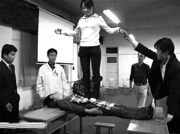 学心理学治疗精神疾病,用心理学治愈精神病