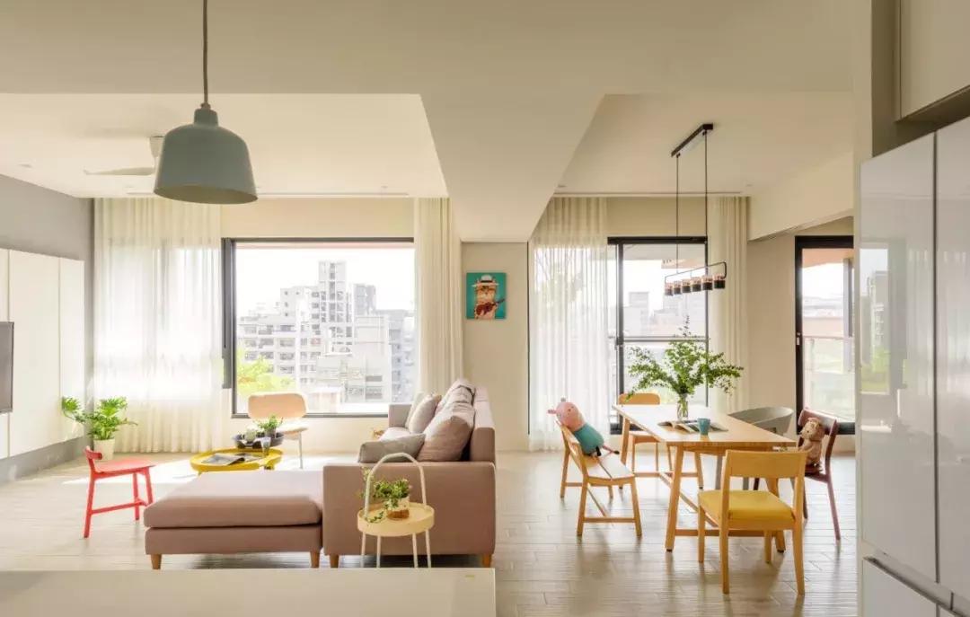 房子装修花再多钱，客厅还是沙发+茶几+电视柜，这样装修好看实用