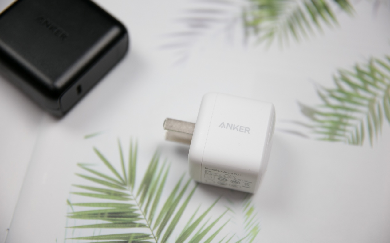 anker30w充电器对比苹果18w充电器,anker20w和苹果原装快充