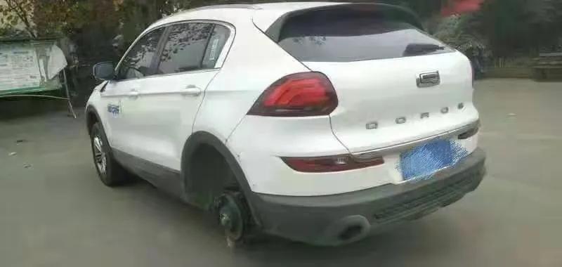 修车工偷开宝马车外出,汽修工偷开走客户的豪车撞报废