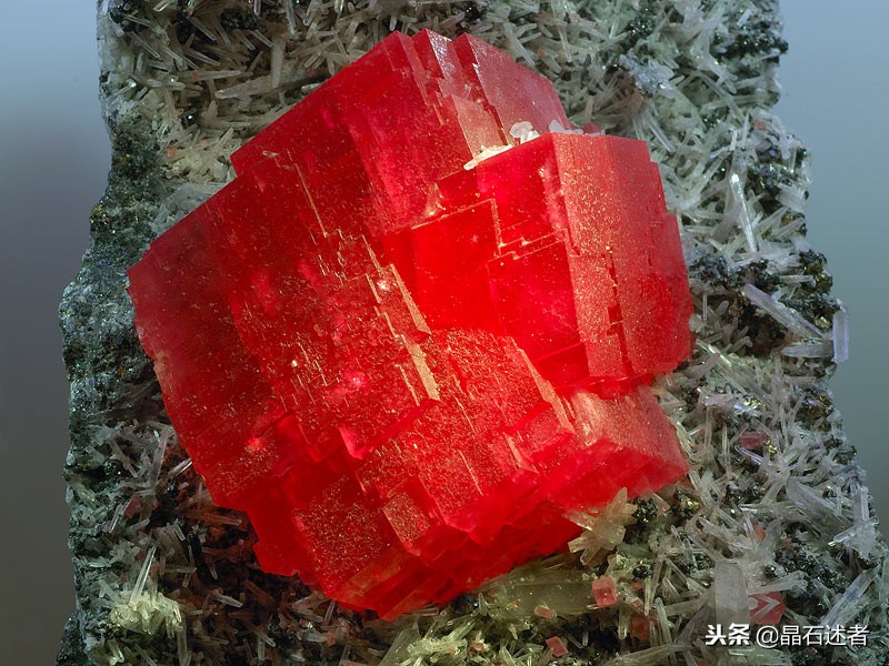 被誉为“爱情之石”的红宝石,海蓝宝石爱情石