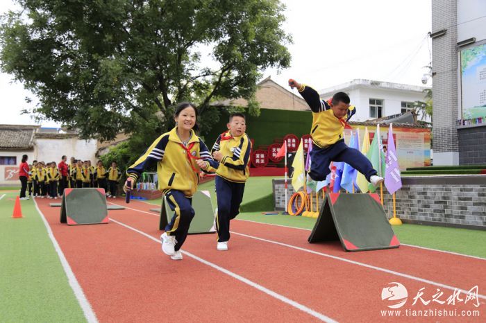 天水市枣园巷小学电视台大课间,天水枣园巷小学成绩