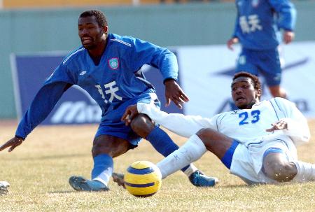 读读江苏足球风雨25年的故事，欢笑中带着泪光！