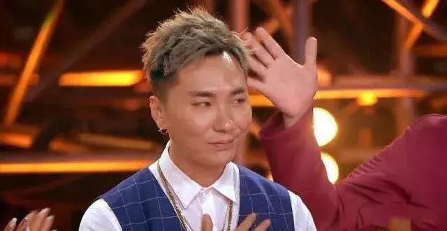 《这！就是街舞2》“风波”不断，易烊千玺能否顺利保住大神？