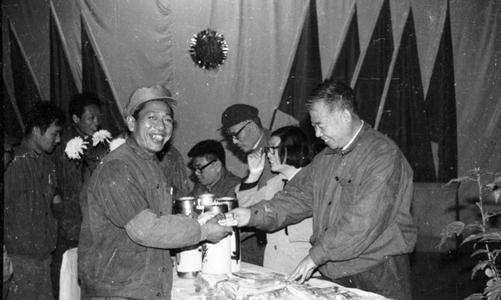 英达让宋丹丹跟观众道歉,英达受访回应宋丹丹的感谢