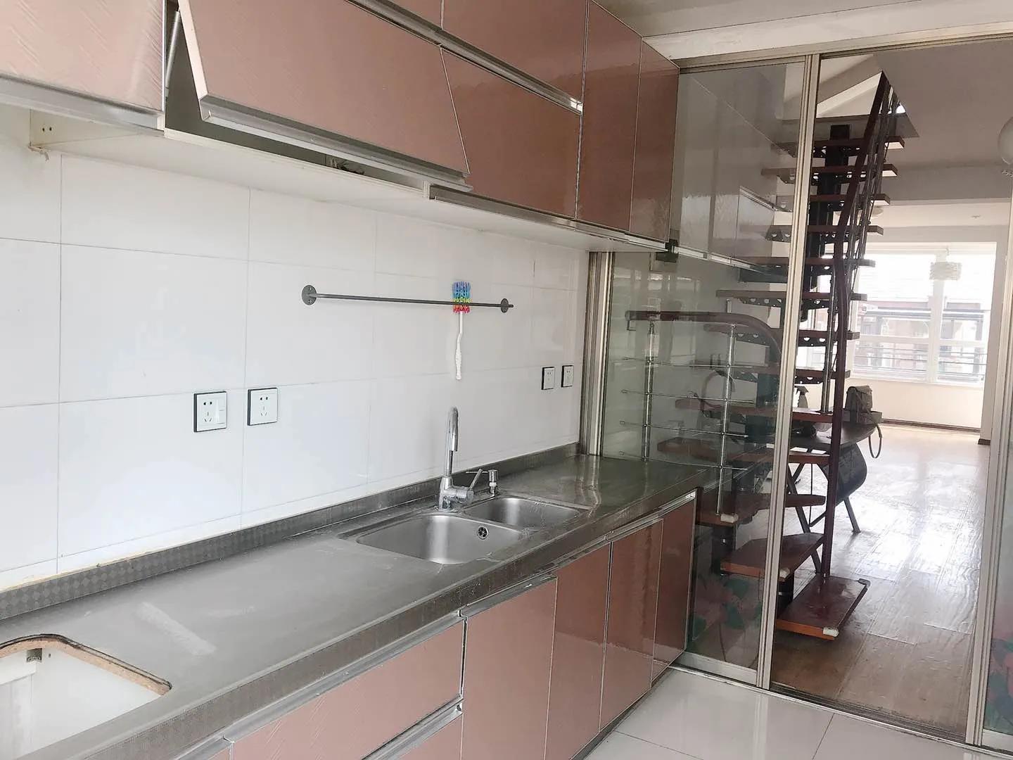 沈阳急出售一楼带院的房屋,沈阳自家房屋出售