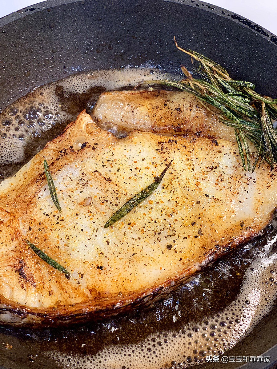 意境菜烹饪分享香煎法国银鳕鱼,黄油香煎银鳕鱼的正确方法视频