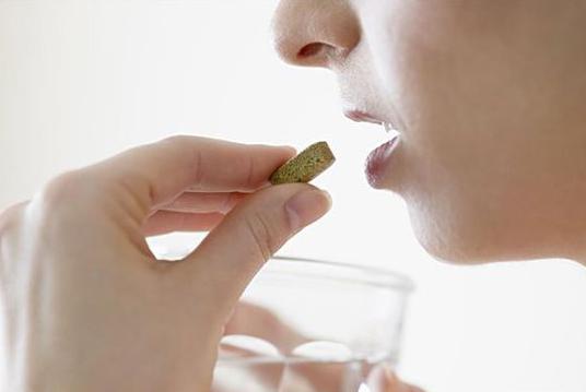 吃了10年抗精神病药，我真的不想吃药了，医生帮帮我吧！