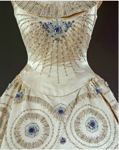 女王轻奢高定礼服,英国女王伊丽莎白连衣裙