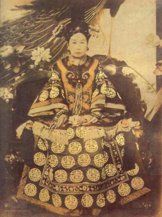 李莲英墓被打开完整视频,1966年李莲英墓被发掘