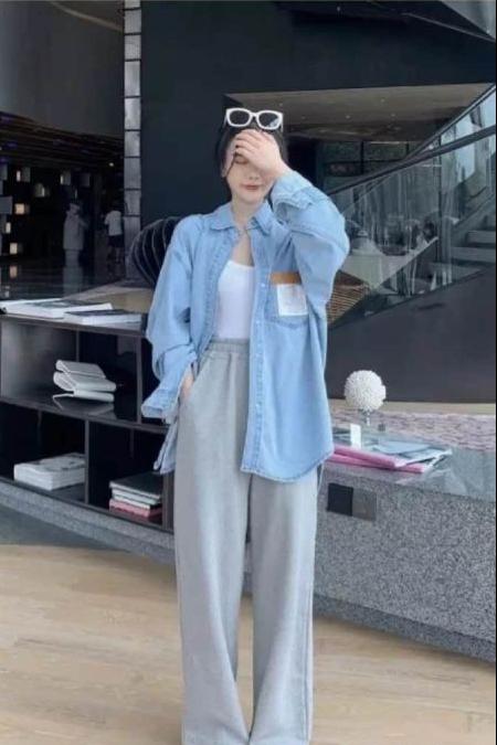 灰色裤子配什么上衣比较有气质,灰色裤子搭配啥颜色的上衣好看