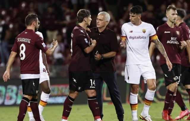 穆里尼奥执教c罗再战四年,学c罗庆祝翻车视频