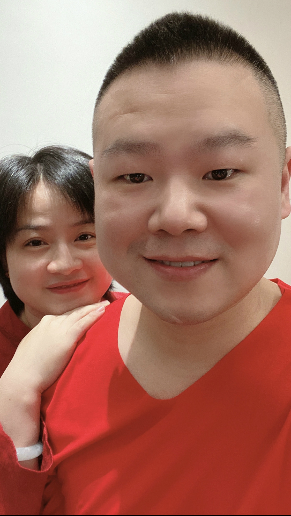 央视春晚刘德华第一次唱什么,刘德华薇娅六亲不认步伐原版