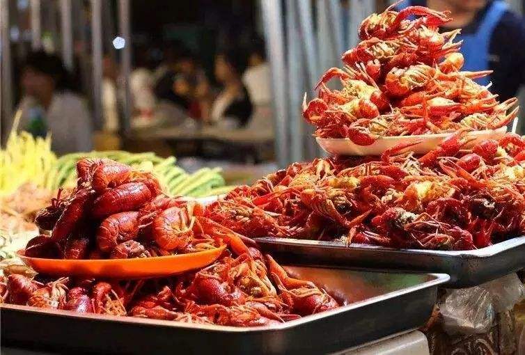 如果要摆摊要选啥,如果你想摆地摊最好是卖什么