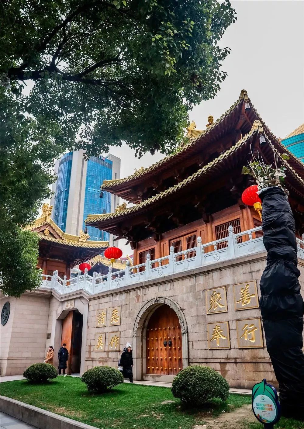 他听了我的话，在上海买了这套房，从此以后飞黄腾达