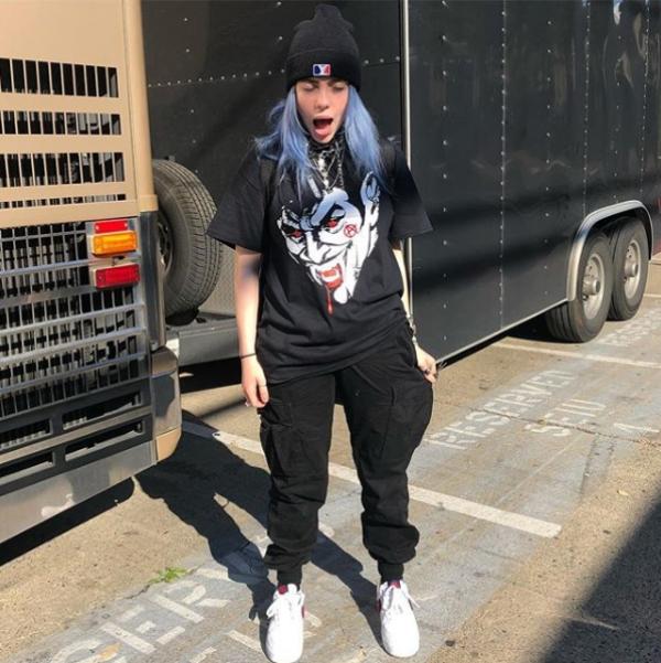 17岁少女有可能会超越LadyGAGA，2019最強乐坛新人怪奇比莉是谁
