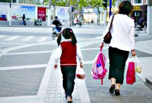 小时工接送孩子钟点工,接送孩子钟点工多少钱一月