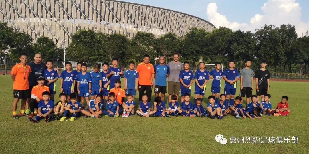 惠州青少年足球培训班,昌平青少年足球训练营在招生