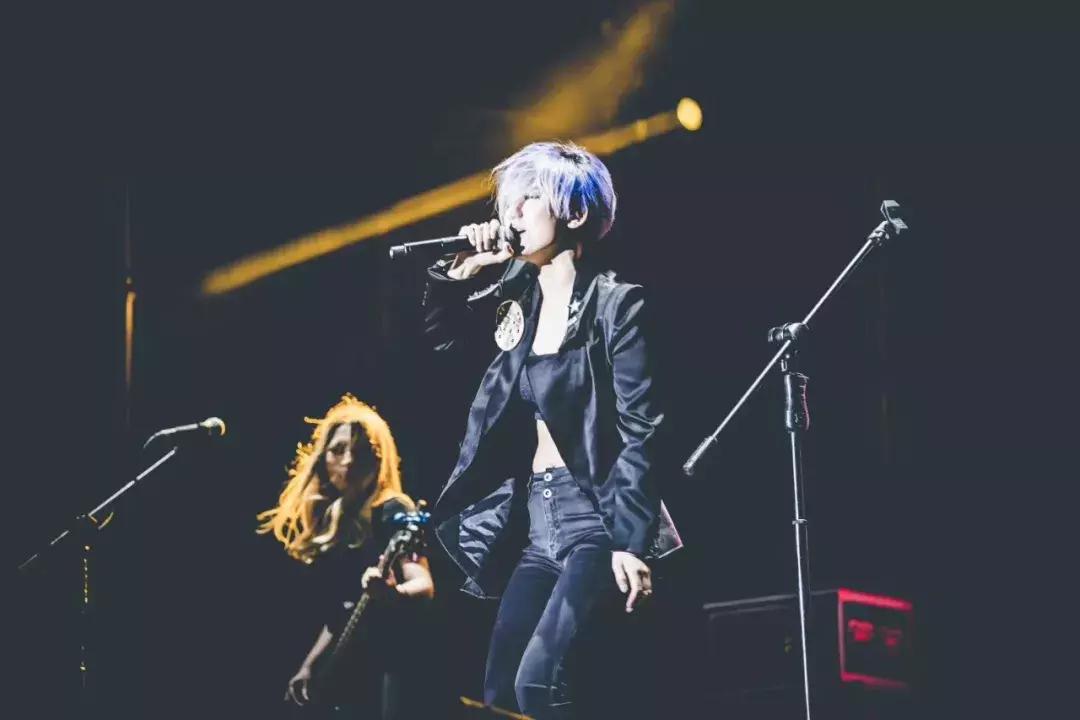 作为郑州酒吧界的引路人，不见不散承载着无数人的青春