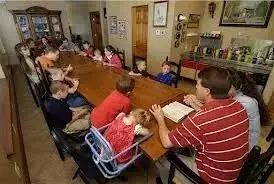 美国生17个孩子的夫妻,美国夫妇生了60多个孩子