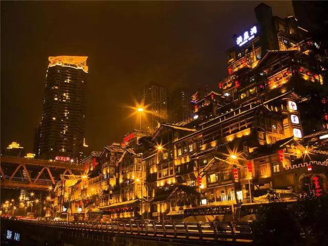 骑摩托去参加摩博会,赛科龙摩博会试驾视频