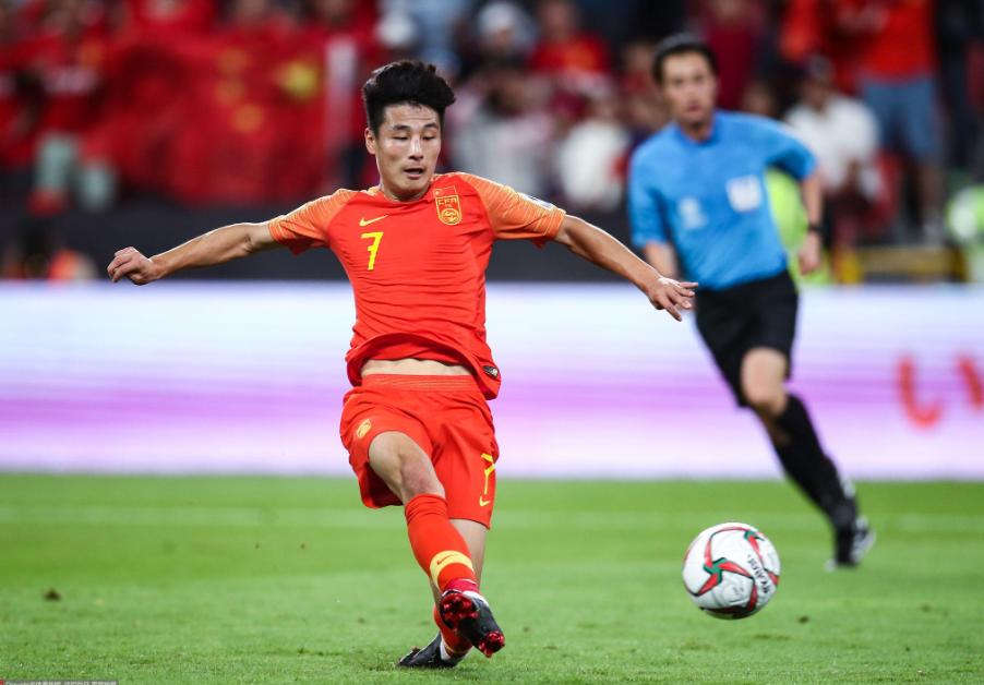 国足最出名的“蛀虫”，戴名表收重礼，他直言：想进国家队就交钱