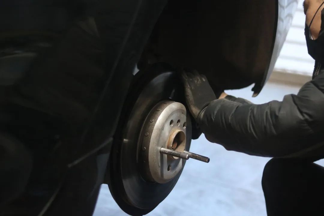 怪兽修车：翻新一辆11年破烂不堪的宝马GT，车况不忍直视