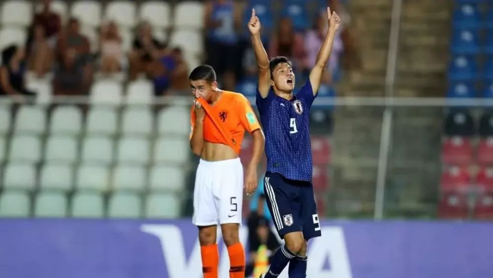 39岁郑智再入国足，里皮为何这么宠他？