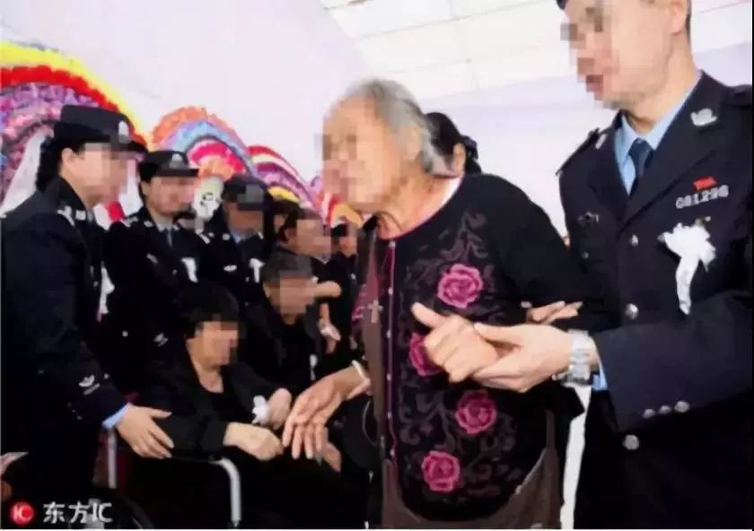 缉毒警察和吸毒明星,吸毒明星缉毒警